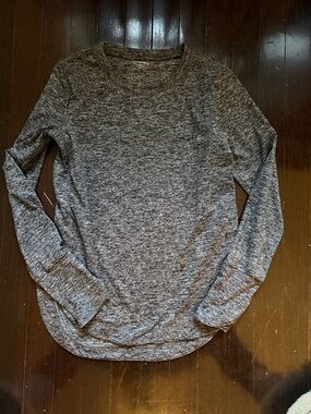 Athleta Gray Heather Long Sleeve Crewneck Top